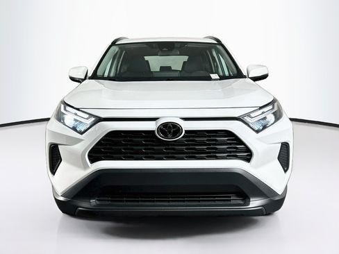 Used 2024 Toyota RAV4 XLE FWD image 2