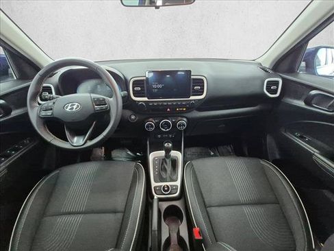 Certified 2025 Hyundai Venue Limited FWD image 19