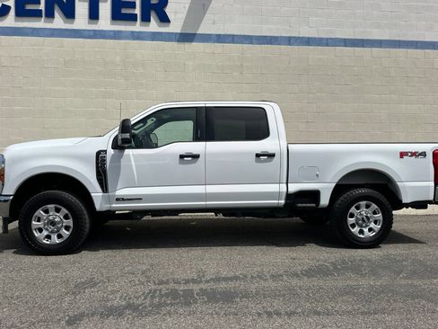 Used 2024 Ford F250 XLT w/ FX4 Off-Road Package AWD/4WD image 7