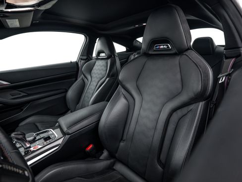 Used 2021 BMW M4 Competition w/ Executive Package RWD image 19