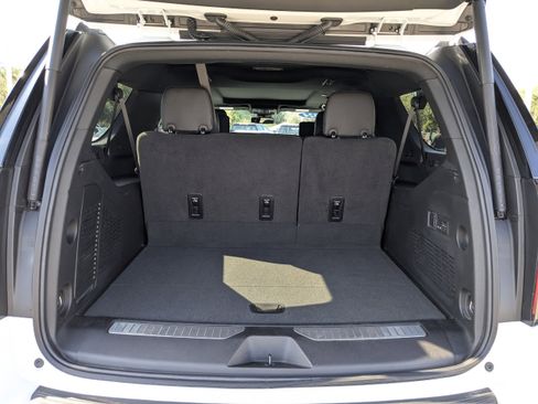 Used 2024 Chevrolet Suburban RST w/ Luxury Package image 12