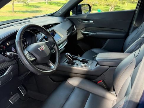Used 2020 Cadillac XT4 Sport w/ Cold Weather Package FWD image 7