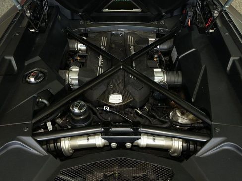 Used 2015 Lamborghini Aventador LP 700-4 AWD/4WD image 28