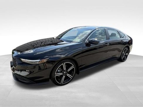 Used 2024 Honda Accord Sport image 3