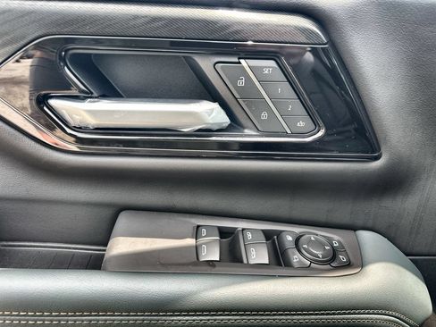 New 2026 GMC Yukon XL AT4 w/ AT4 Premium Plus Package AWD/4WD image 22