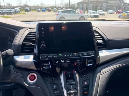 Used 2023 Honda Odyssey Sport image 14