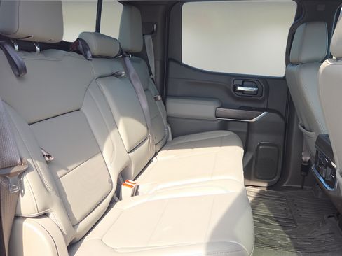 Used 2019 GMC Sierra 1500 SLT AWD/4WD image 17