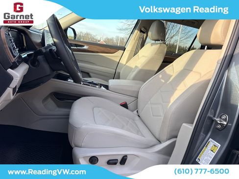 Certified 2025 Volkswagen Atlas SE w/ Panoramic Sunroof Package image 10