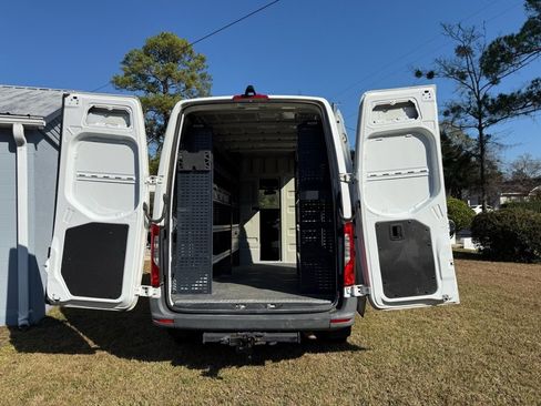 Used 2021 Mercedes-Benz Sprinter 1500 image 4