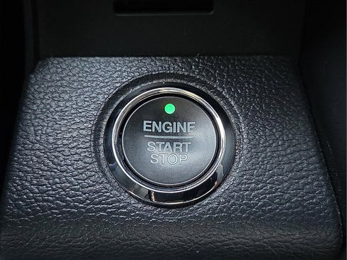 Used 2022 Ford F250 Platinum w/ FX4 Off-Road Package image 21