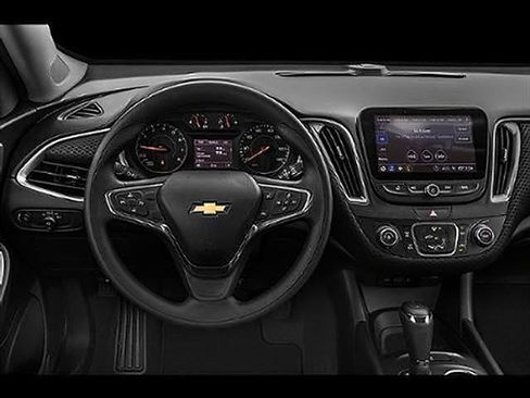 Used 2020 Chevrolet Malibu LT FWD image 4
