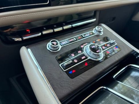 Certified 2024 Lincoln Aviator Reserve AWD/4WD image 32