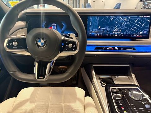 Used 2023 BMW 760i xDrive AWD/4WD image 11