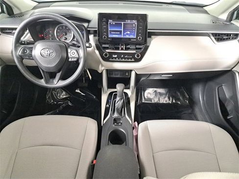 Used 2022 Toyota Corolla Cross L image 16