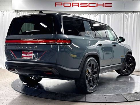 Used 2025 Rivian R1S Premium AWD/4WD image 9
