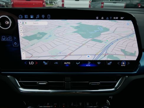 New 2026 Chevrolet Equinox EV LT AWD/4WD image 7