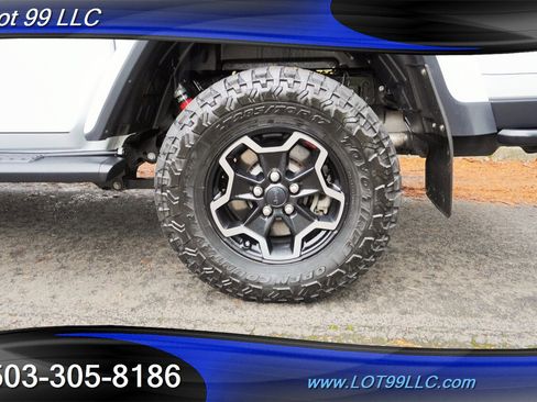 Used 2020 Jeep Gladiator Rubicon image 3