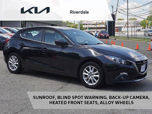 Used 2016 MAZDA MAZDA3 i Touring FWD image 1