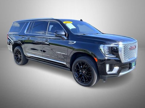 Certified 2022 GMC Yukon XL Denali w/ Denali Premium Package AWD/4WD image 3