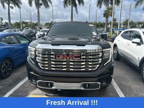 Used 2022 GMC Sierra 1500 Denali w/ Denali Reserve Package image 4