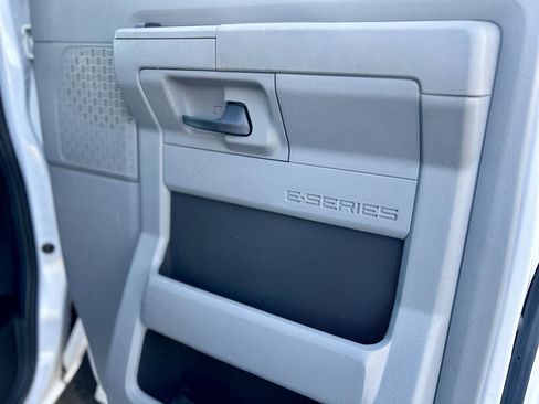 Used 2013 Ford E-150 and Econoline 150 image 23