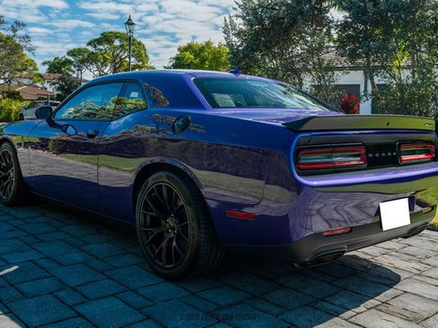 Used 2016 Dodge Challenger SRT Hellcat image 6