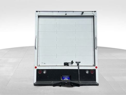 Used 2023 Ford E-450 and Econoline 450 Super Duty w/ Power Windows & Locks Group image 3