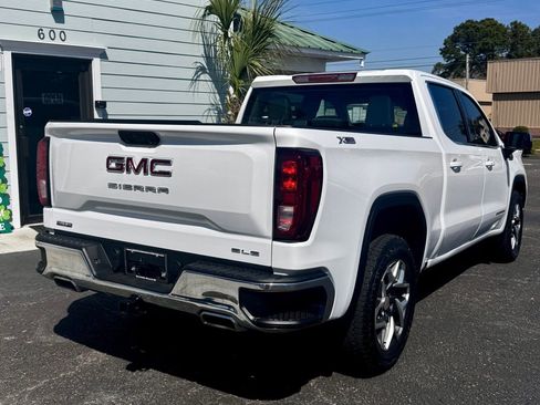 Used 2024 GMC Sierra 1500 SLE w/ X31 Off-Road Package AWD/4WD image 4