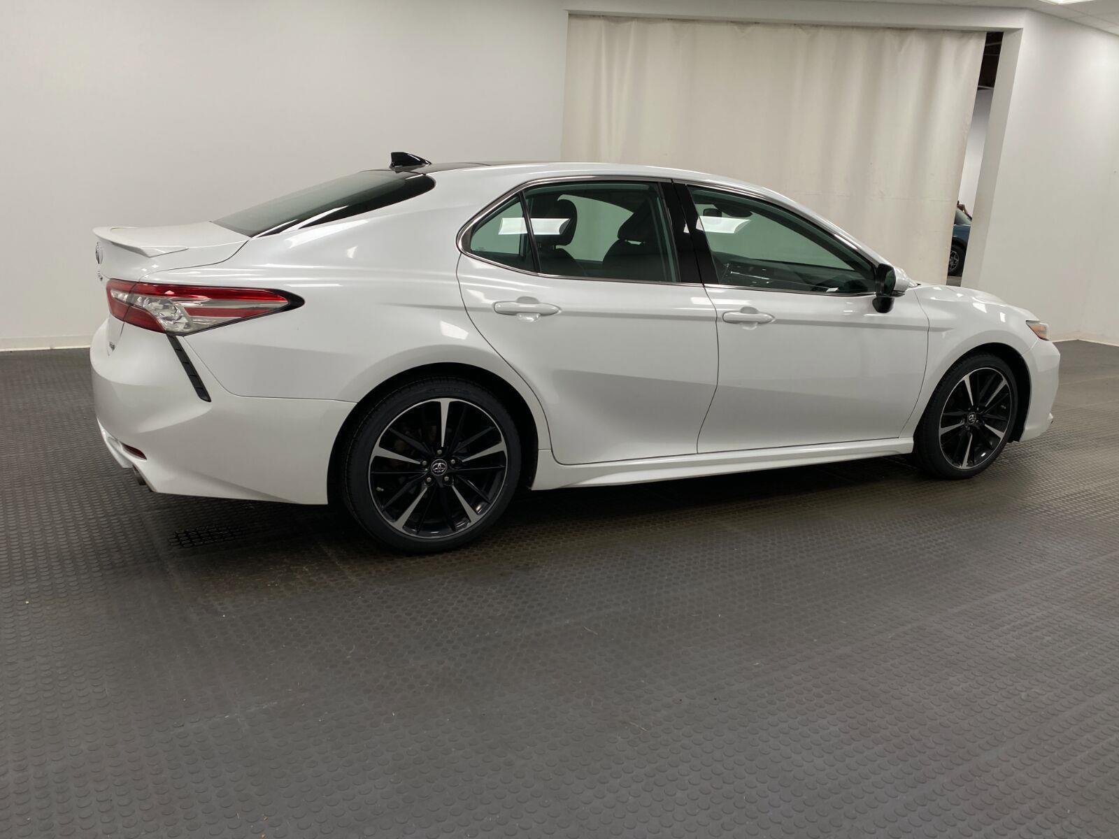 Used 2019 Toyota Camry XSE FWD image 3