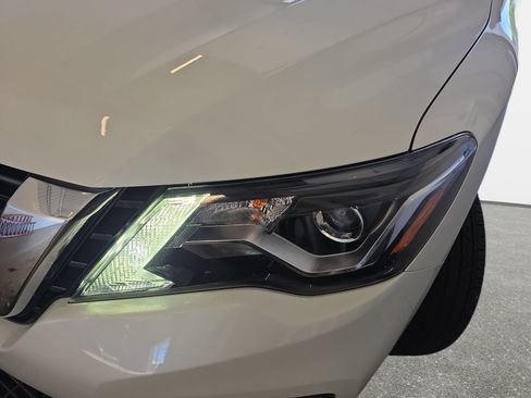 Used 2018 Nissan Pathfinder SL FWD image 29