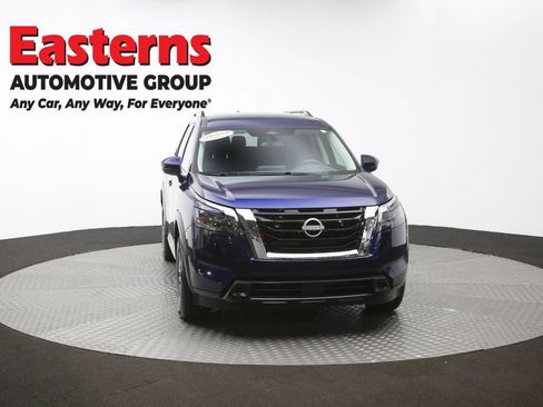 Used 2025 Nissan Pathfinder SV FWD image 51