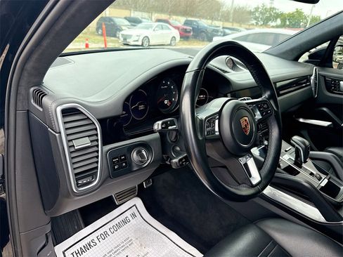 Used 2019 Porsche Cayenne Turbo w/ Premium Plus Package image 10
