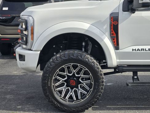 Used 2023 Ford F250 Lariat w/ Lariat Ultimate Package AWD/4WD image 8