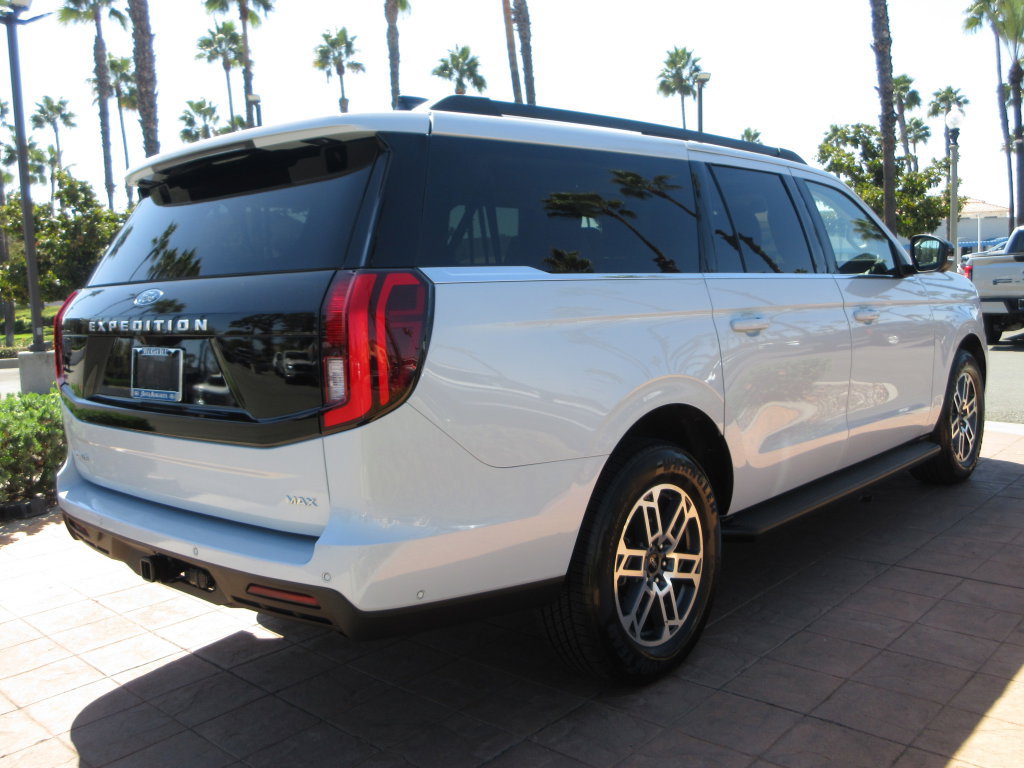 Certified 2025 Ford Expedition Max Active RWD image 4