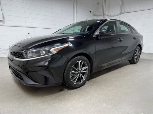Used 2022 Kia Forte LXS FWD image 1