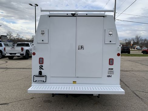 New 2025 GMC Savana 3500 w/ Power Convenience Package RWD image 37