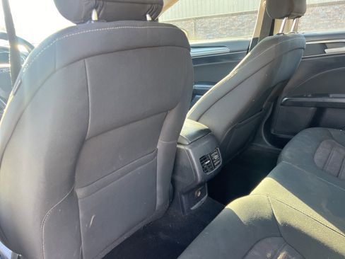 Used 2019 Ford Fusion SE image 14