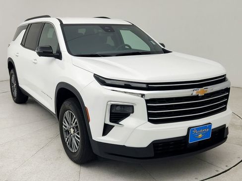 Certified 2024 Chevrolet Traverse LT w/ Trailering Package FWD image 1