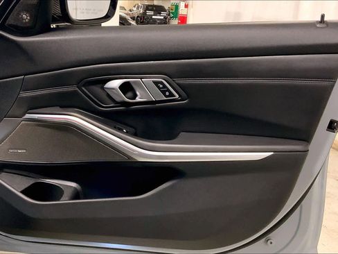 Used 2021 BMW M3 Competition w/ M Carbon Exterior Package image 23