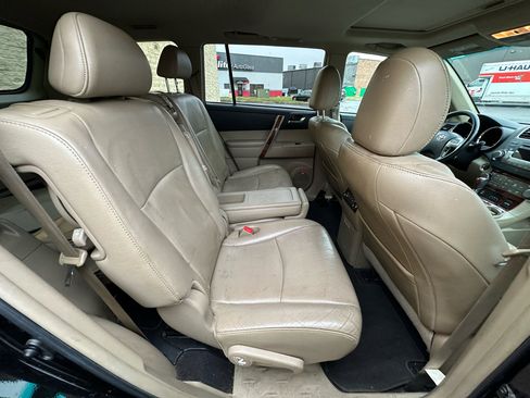 Used 2012 Toyota Highlander Limited image 12