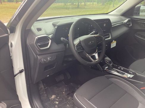 New 2026 Chevrolet TrailBlazer LT w/ Convenience Package FWD image 11