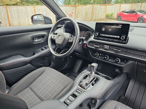 Certified 2025 Honda HR-V Sport image 10