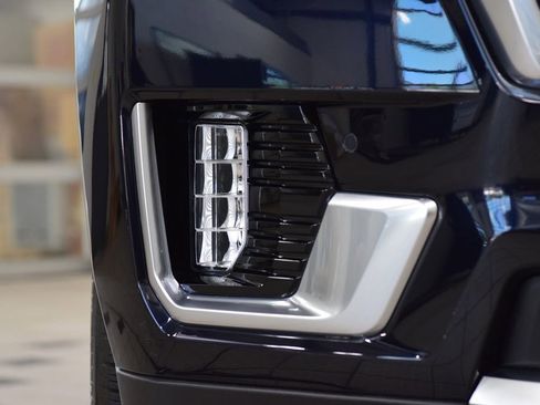 Used 2024 GMC Yukon Denali AWD/4WD image 14