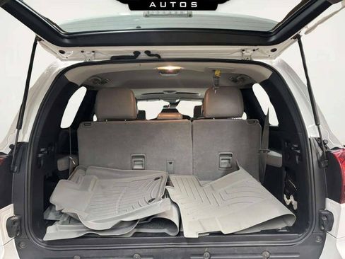 Used 2018 Toyota Sequoia SR5 AWD/4WD image 5