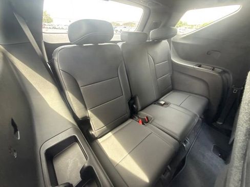 Used 2026 Chevrolet Traverse LT w/ Sun and Wheel Package FWD image 19