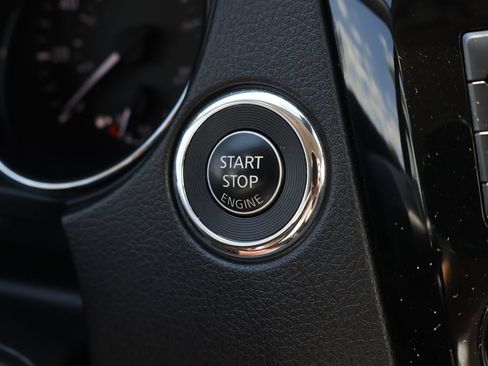 Used 2022 Nissan Rogue Sport SV AWD/4WD image 31
