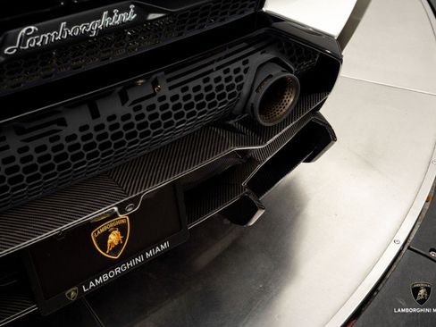 Used 2023 Lamborghini Huracan STO image 31