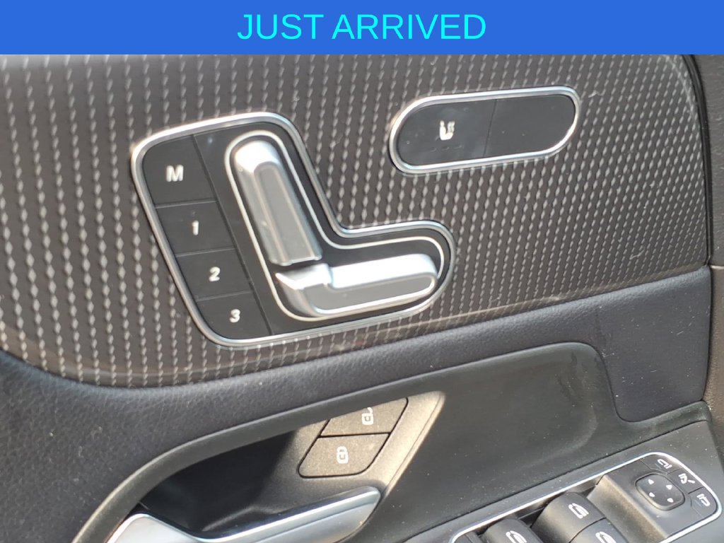 Used 2020 Mercedes-Benz GLB 250 4MATIC image 14