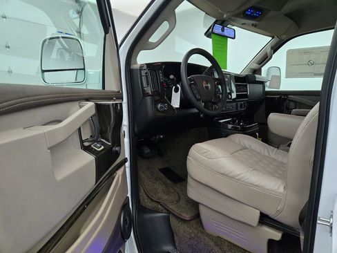 New 2025 GMC Savana 2500 w/ Driver Convenience Package image 36