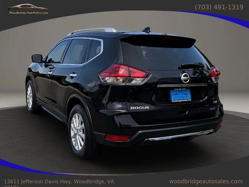 Used 2017 Nissan Rogue SV w/ SV Premium Package FWD image 6
